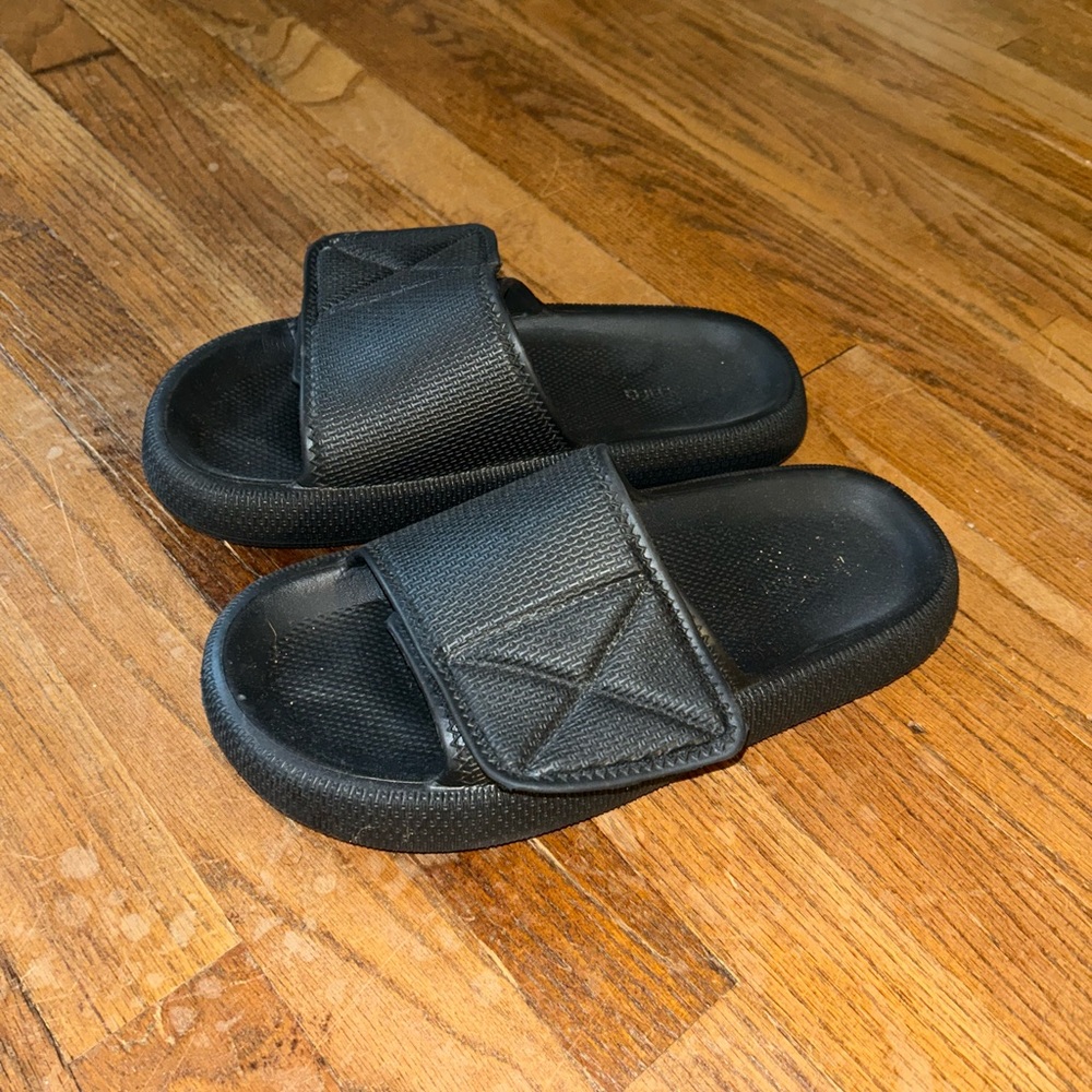 Cushion slides